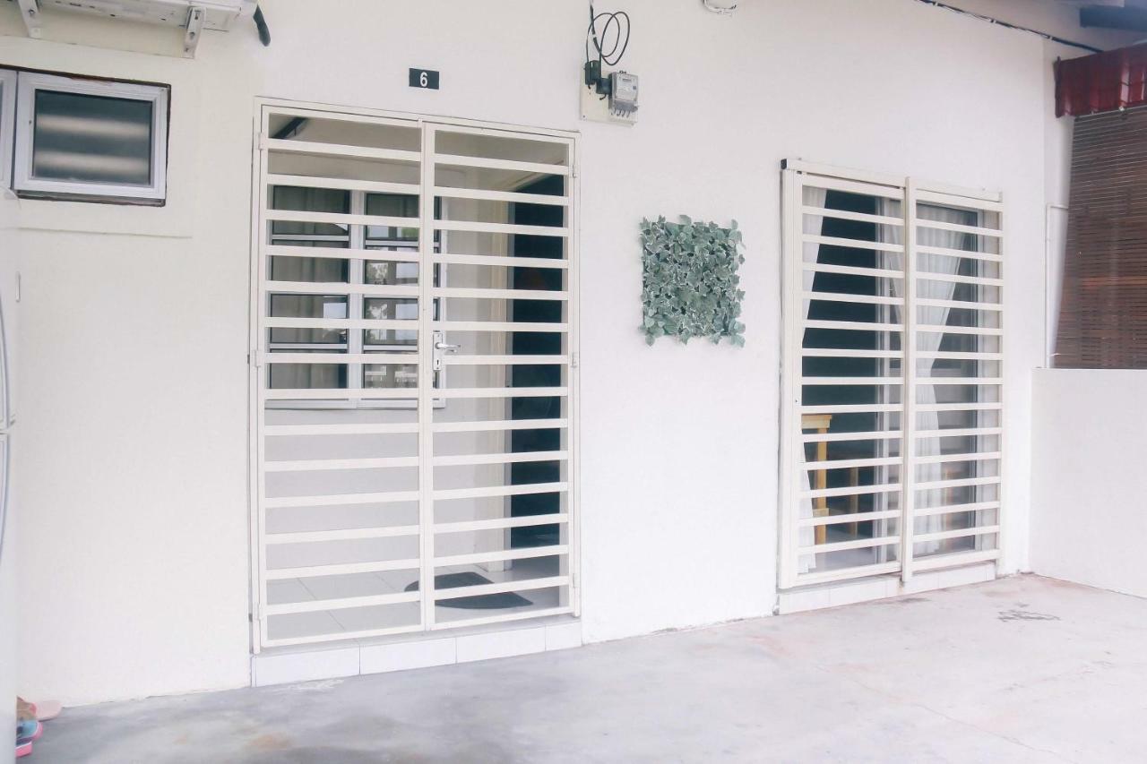 Thedaun Homestay Seri Iskandar, Perak Extérieur photo